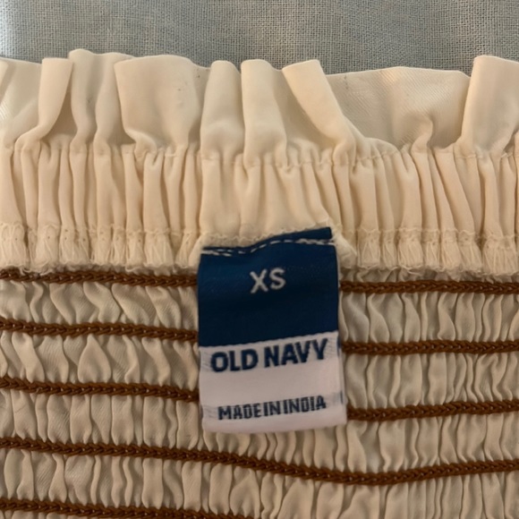 Old navy puff sleeve top - Picture 2 of 3